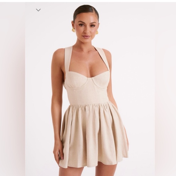 Meshki stunning linen dress with sexy back detail - Picture 3 of 8